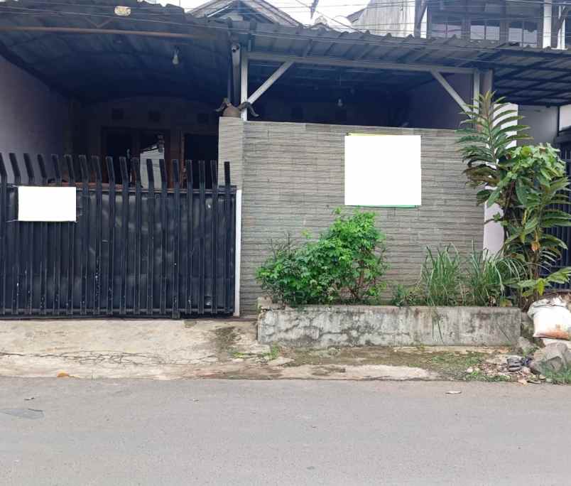 dijual rumah jalan sarijadi
