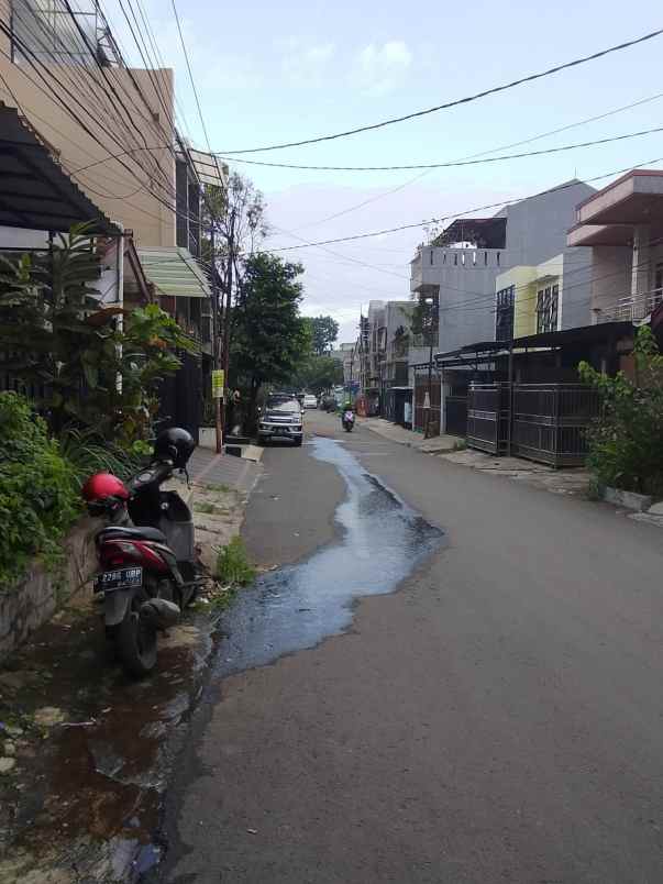 dijual rumah jalan sarijadi