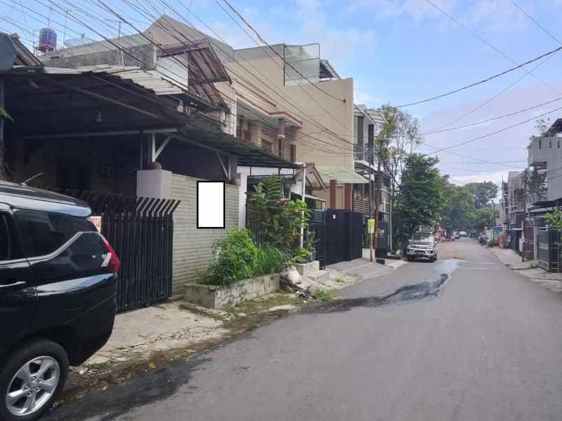 dijual rumah jalan sarijadi