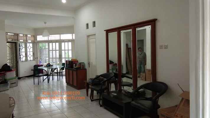 dijual rumah jalan wortel griya loka bsd