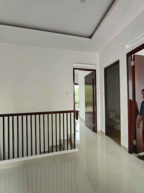 dijual rumah jl alternatif sentul
