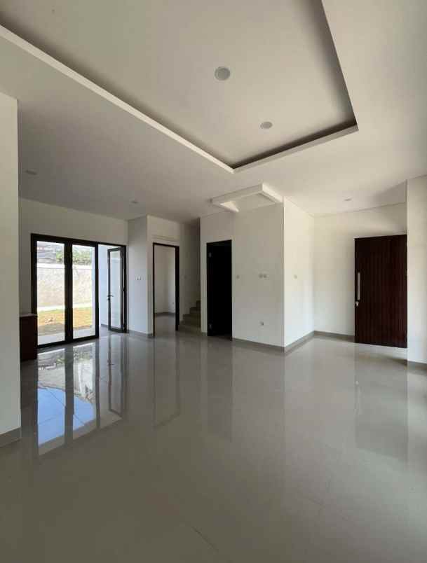 dijual rumah jl alternatif sentul