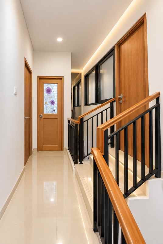 dijual rumah jl atang sanjaya
