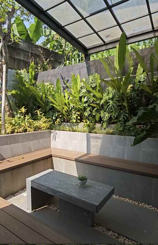 dijual rumah jl avoria estate kemang