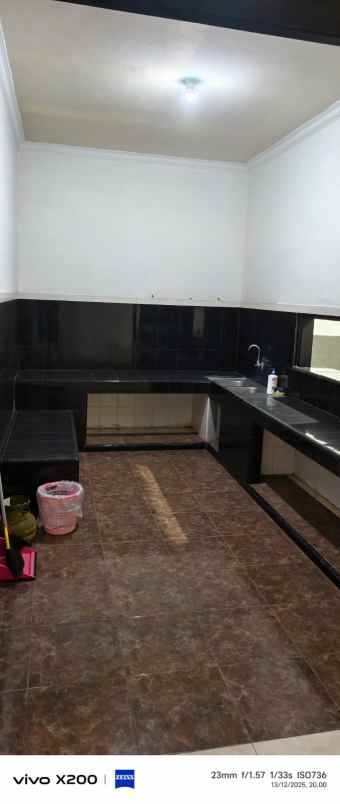 dijual rumah jl brigjen slamet riyadi