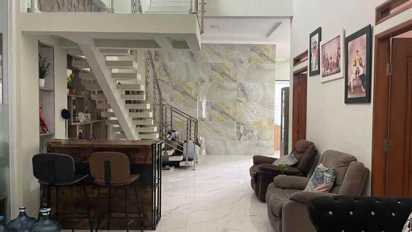 dijual rumah jl cijaura girang buahbatu