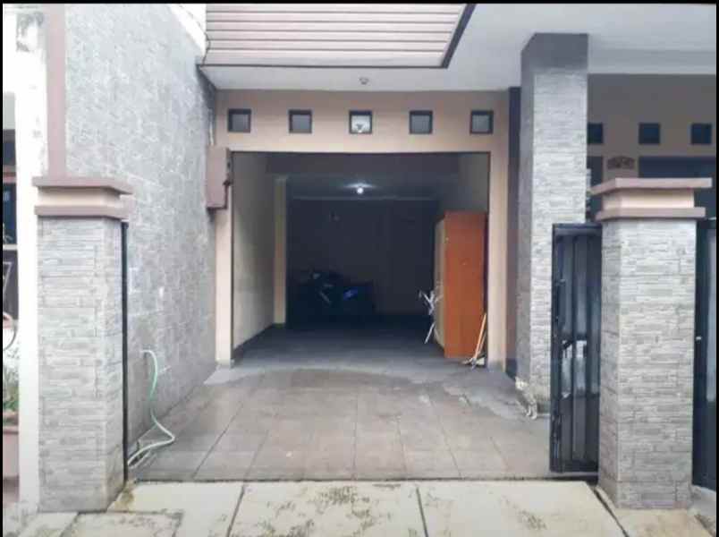 dijual rumah jl cipinang kebembem