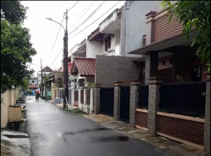 dijual rumah jl cipinang kebembem