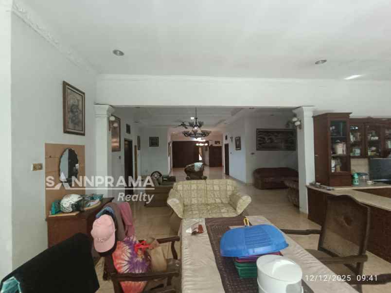dijual rumah jl damai