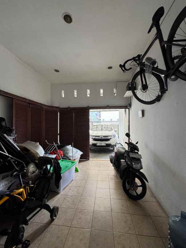 dijual rumah jl delman tanah kusir jakarta selatan