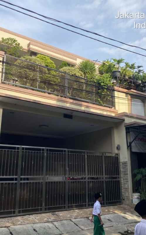 dijual rumah jl galur sari iii
