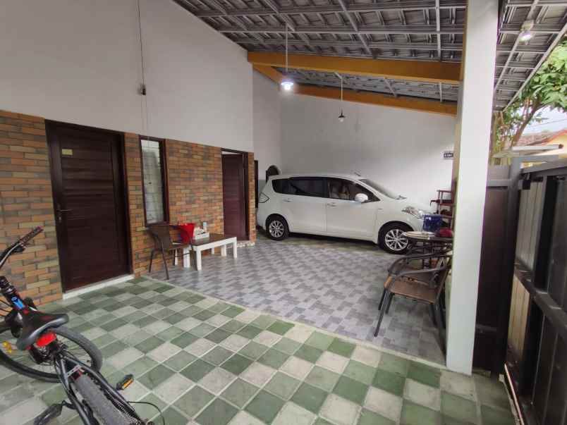 dijual rumah jl gito gati