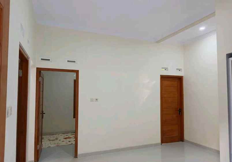 dijual rumah jl imogiri timur