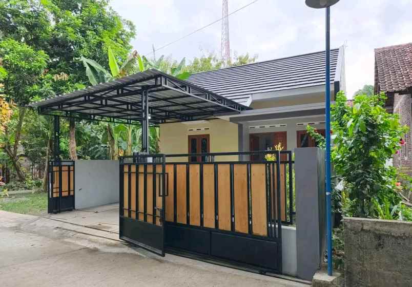 dijual rumah jl imogiri timur
