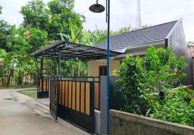 dijual rumah jl imogiri timur