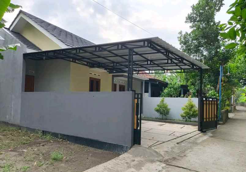 dijual rumah jl imogiri timur