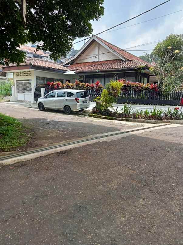 dijual rumah jl ir juanda dago bandung