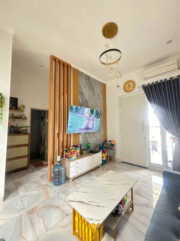 dijual rumah jl jejalenjaya desa