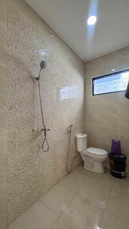 dijual rumah jl jupiter margahayu raya