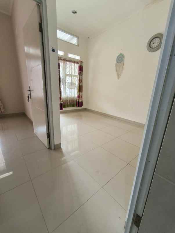 dijual rumah jl lembur