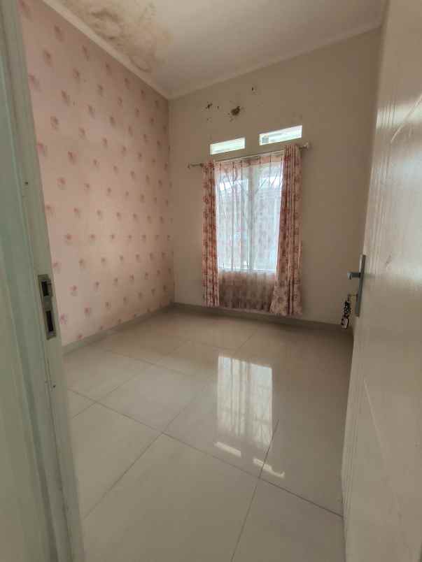 dijual rumah jl lembur