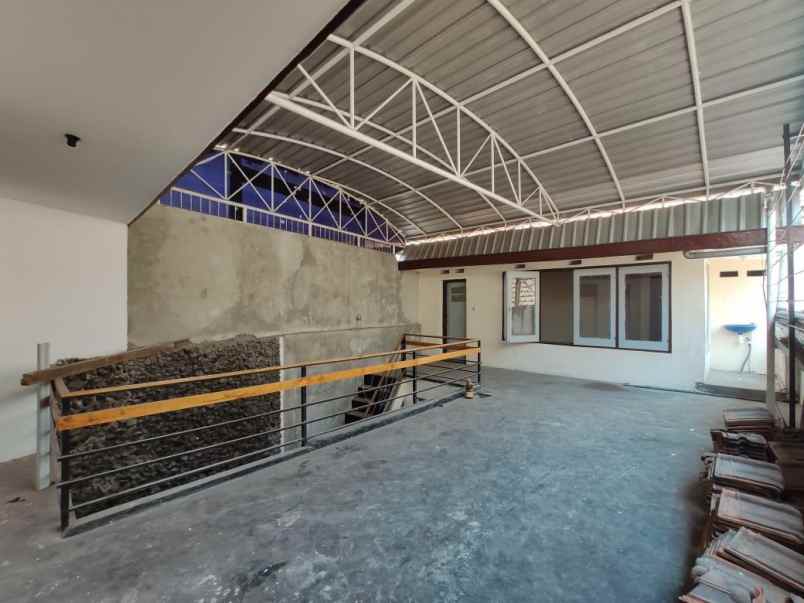 dijual rumah jl lombok gubeng surabaya