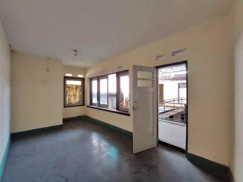 dijual rumah jl lombok gubeng surabaya