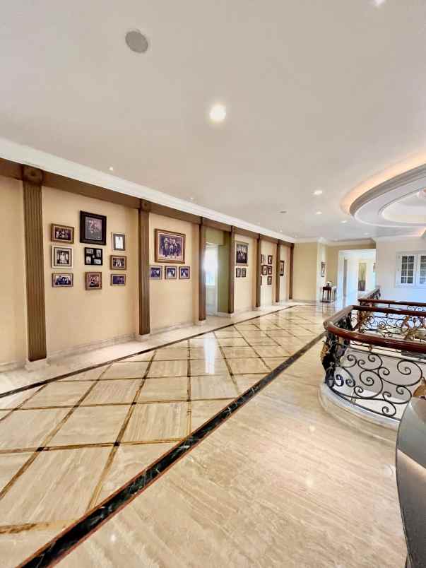 dijual rumah jl nusa golf