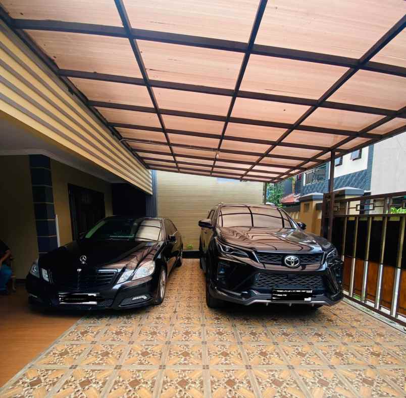 dijual rumah jl pengadegan