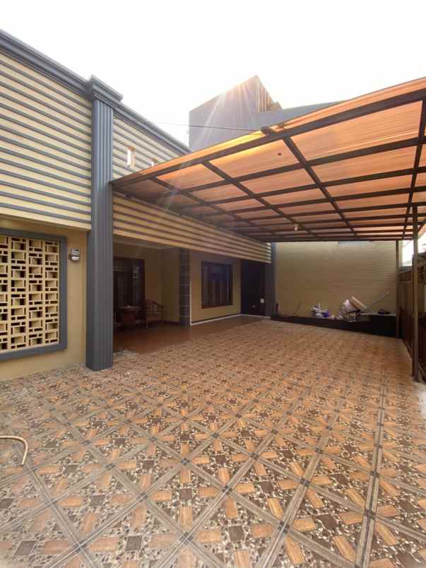dijual rumah jl pengadegan