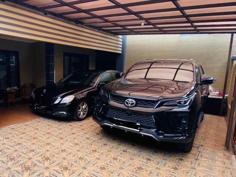 dijual rumah jl pengadegan