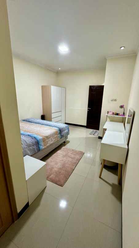 dijual rumah jl pengadegan
