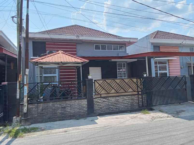 dijual rumah jl pertanian pinggir jalan harga 530 juta