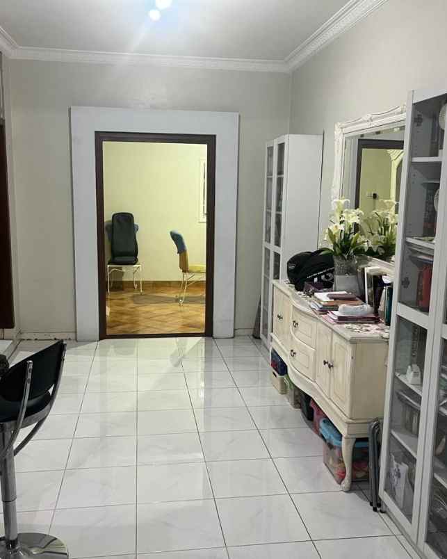 dijual rumah jl pondok bambu asri