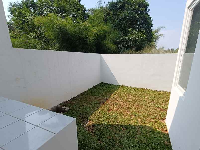 dijual rumah jl raya babakan