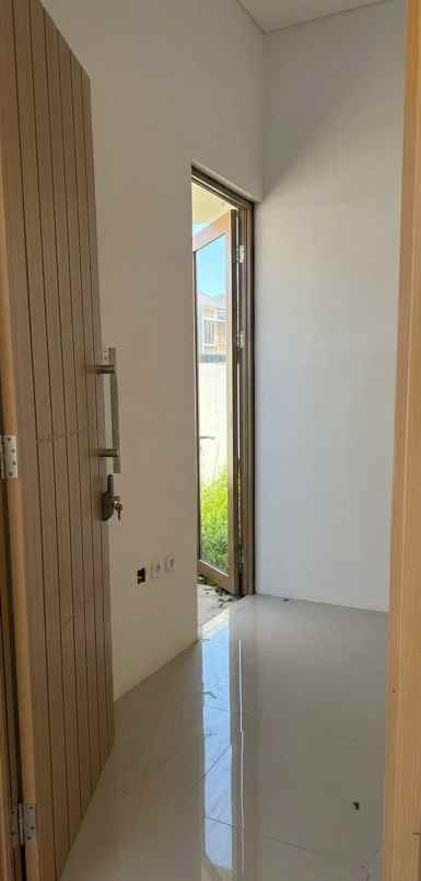 dijual rumah jl raya cisauk lapan tangerang