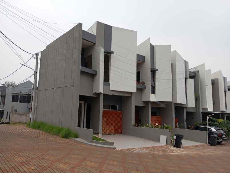 dijual rumah jl raya curug kosambi