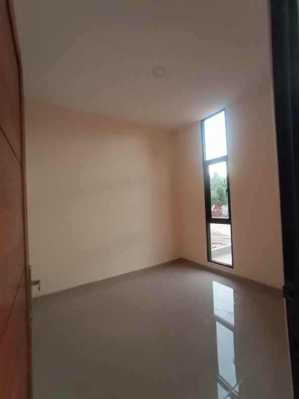 dijual rumah jl raya gunung sindur kab