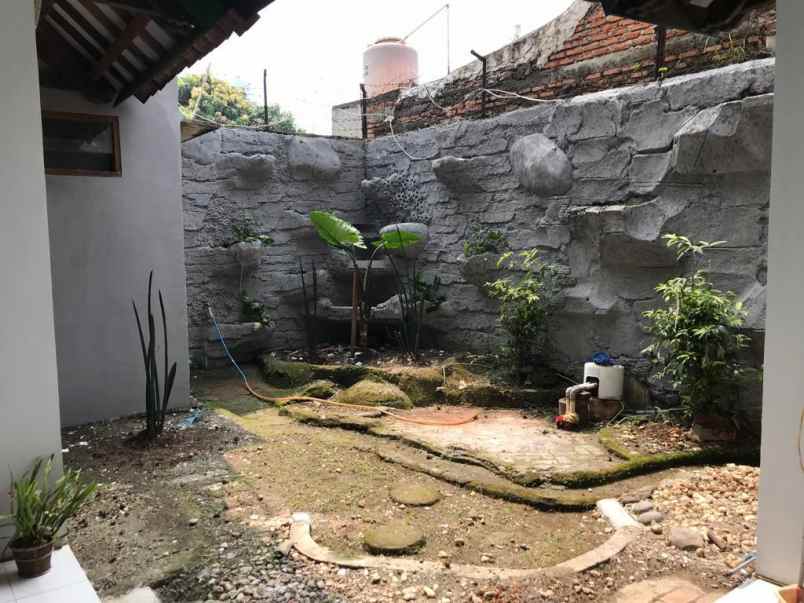 dijual rumah jl raya kukusan beji depok