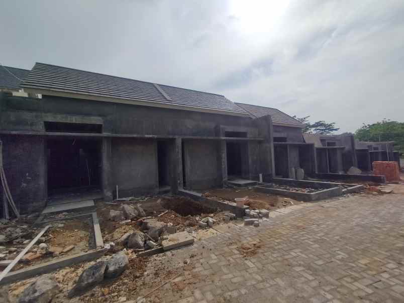 dijual rumah jl raya palka sindangheula