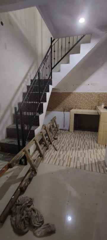 dijual rumah jl raya pd ungu permai