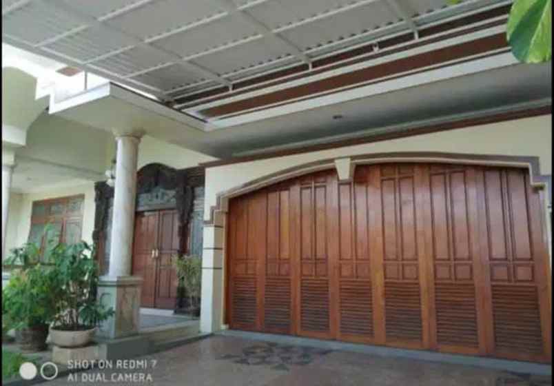 dijual rumah jl teluk cendrawasih