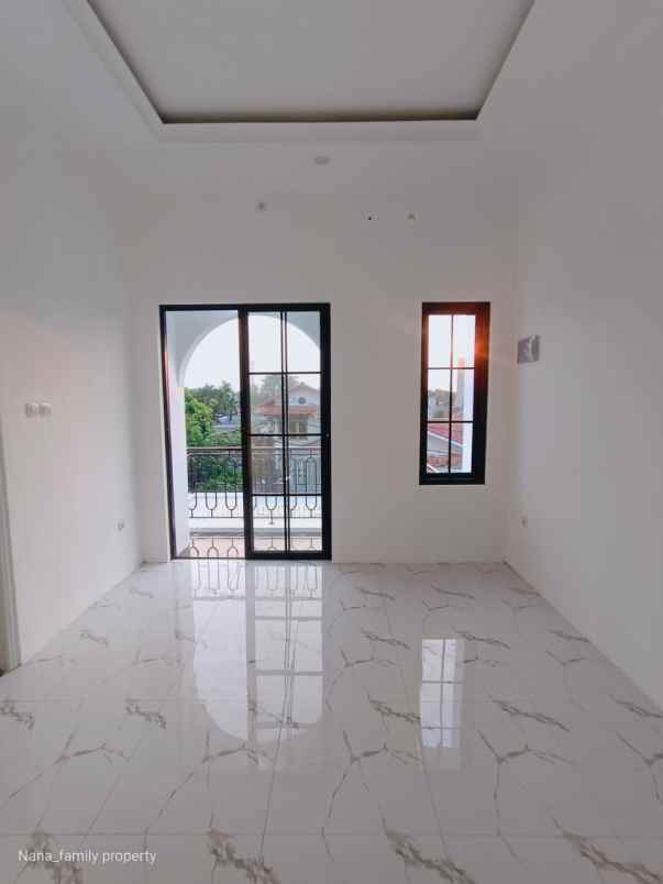 dijual rumah jln raya pondok aren