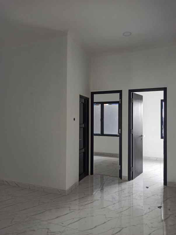 dijual rumah jln rs persahabatan