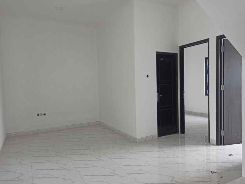 dijual rumah jln rs persahabatan