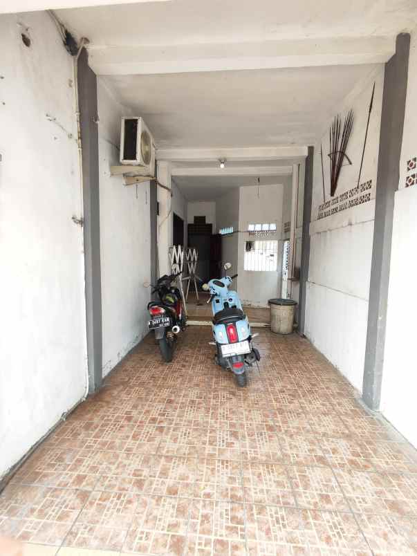 dijual rumah jln setia