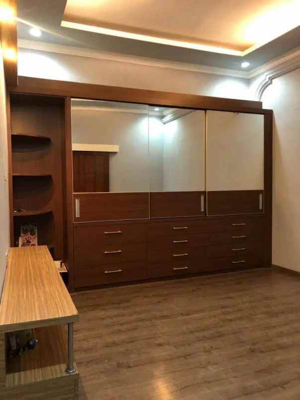 dijual rumah kalimalang