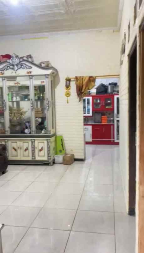 dijual rumah kampung mewah