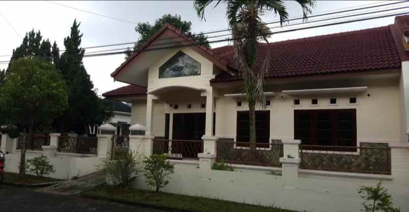 dijual rumah karangrejo raya