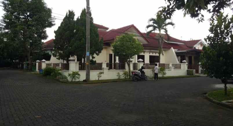 dijual rumah karangrejo raya